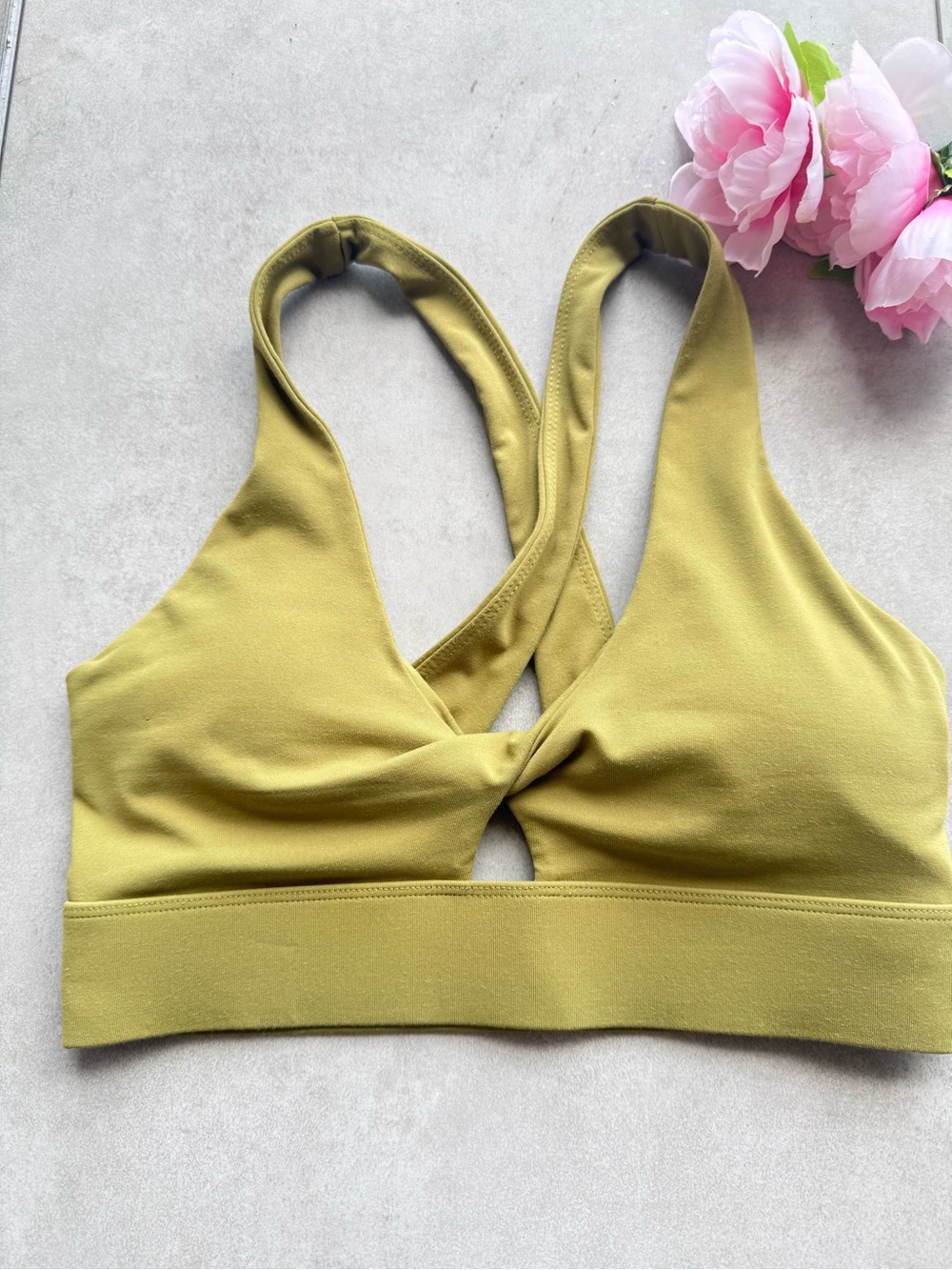 Fabletics Sportwear Bra green XS RacerBack padded key hole front logo